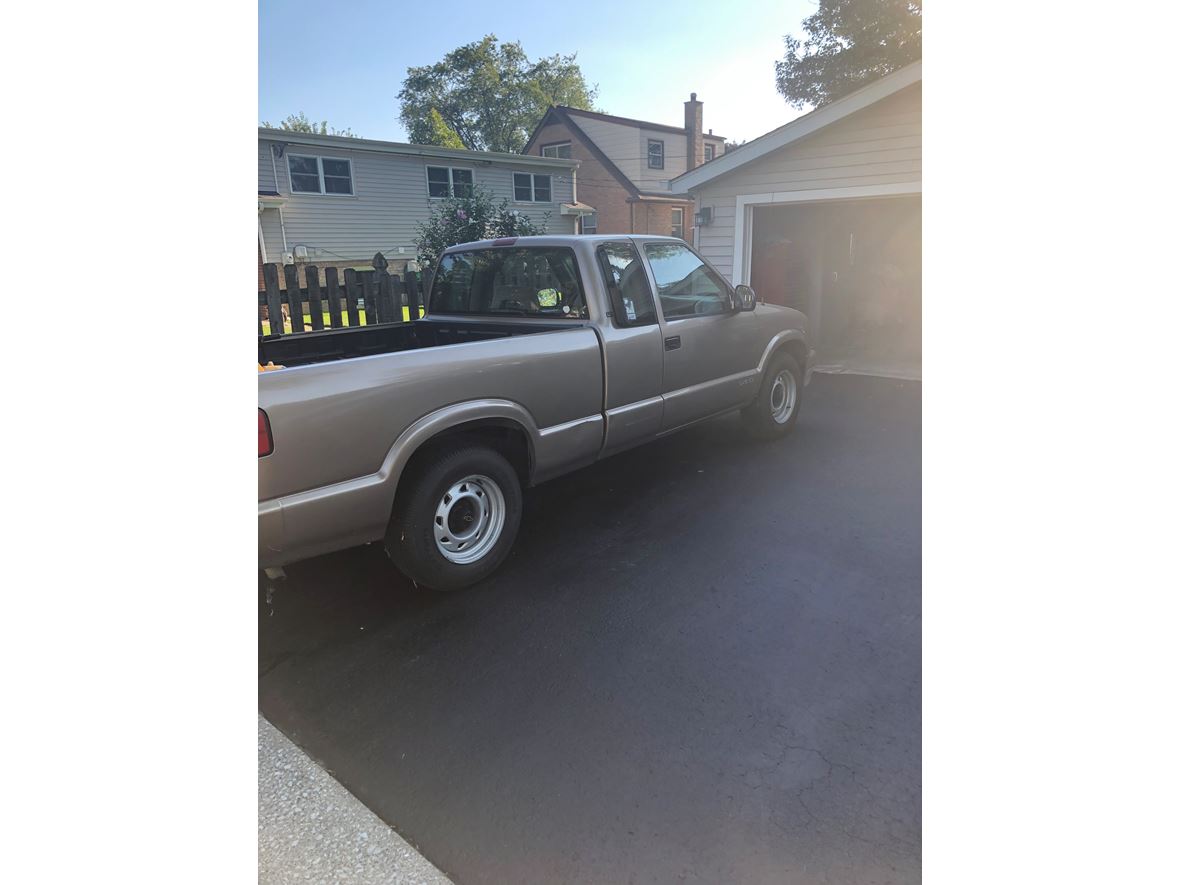 1997 Chevrolet S-10 for sale by owner in Tinley Park