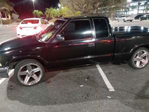 Black 2003 Chevrolet S-10
