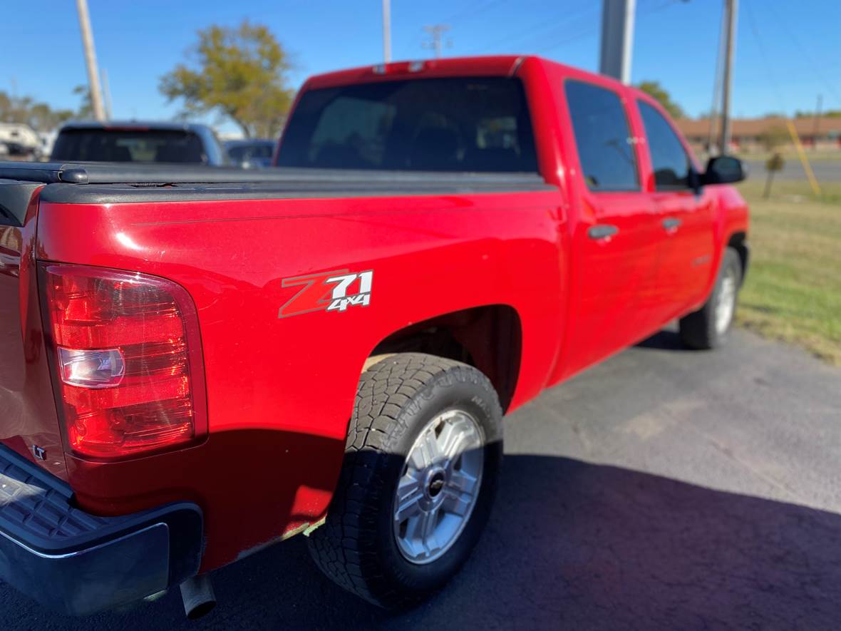 2013 Chevrolet Silverado 1500 for sale by owner in Chanute