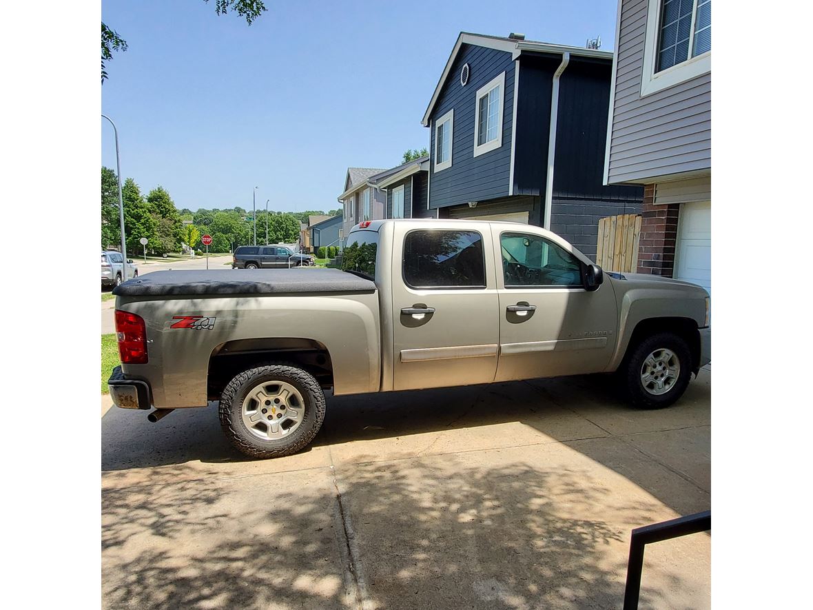 2008 Chevrolet Silverado 1500 Crew Cab for sale by owner in Omaha
