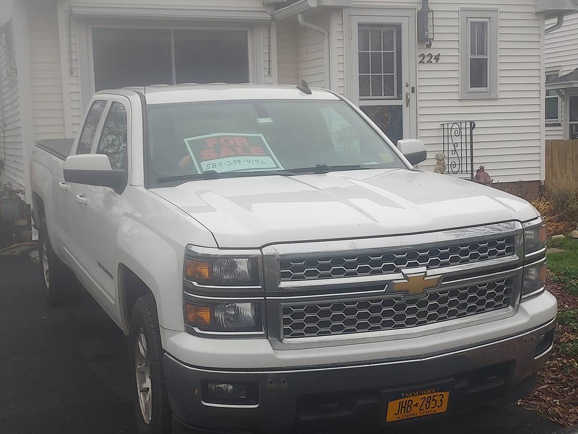 2015 Chevrolet Silverado 1500 Crew Cab for sale by owner in Rochester
