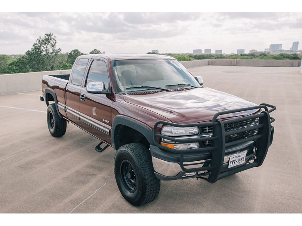 2000 Chevrolet Silverado 1500 Z71 4x4 Ext Cab Lifted for sale by owner in El Paso