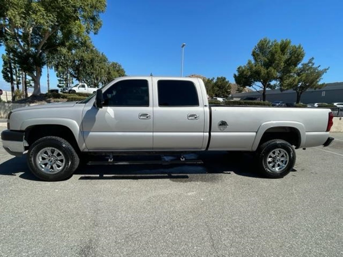 2004 Chevrolet Silverado 2500 Crew Cab for sale by owner in Riverside