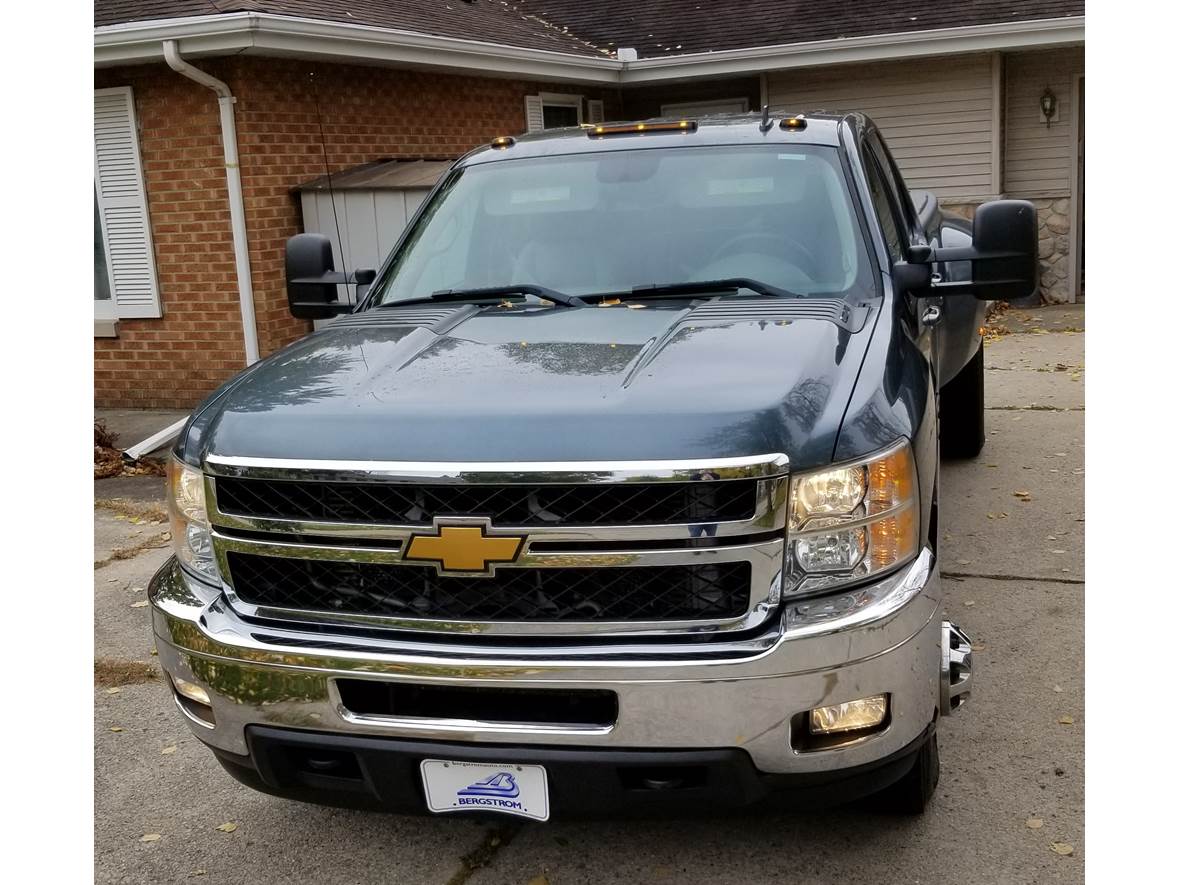 2014 Chevrolet Silverado 3500HD for sale by owner in Oshkosh