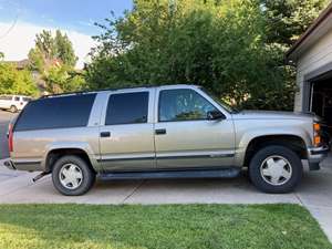 1999 Chevrolet Suburban with Beige Exterior