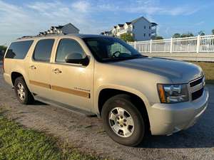 Beige 2009 Chevrolet Suburban