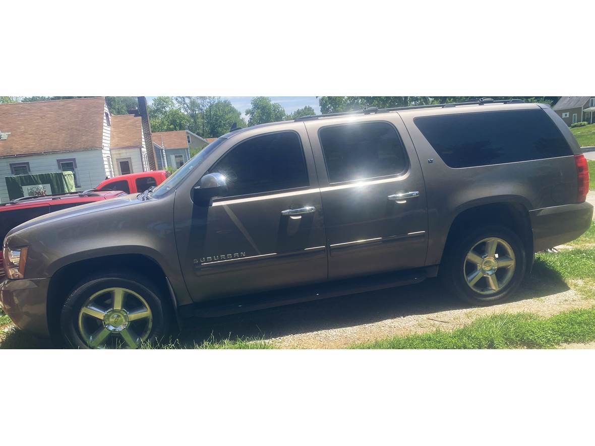 2014 Chevrolet Suburban for sale by owner in Omaha