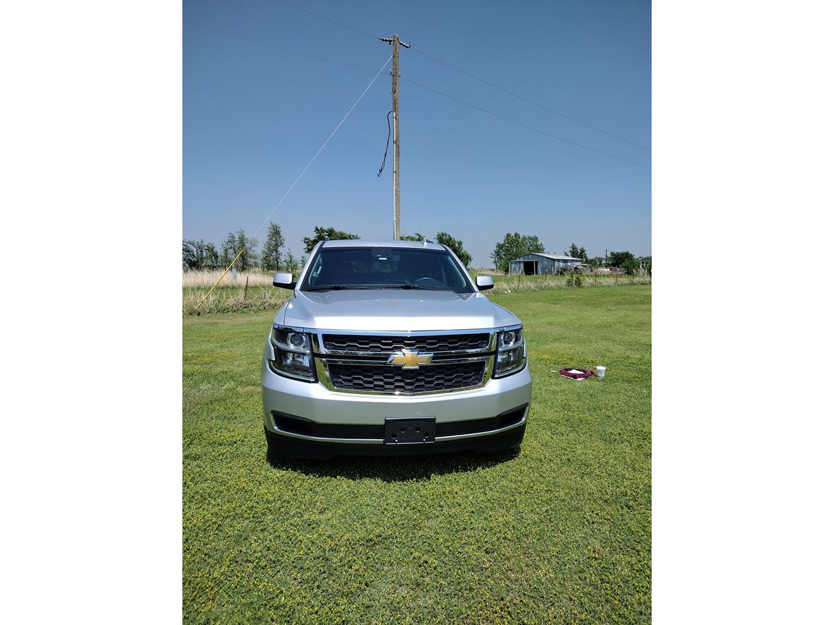 2016 Chevrolet Suburban for sale by owner in El Reno