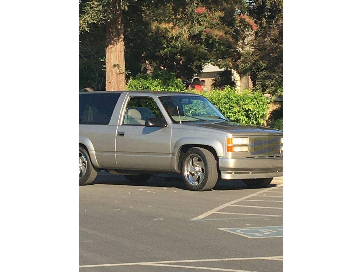 1999 Chevrolet Tahoe for sale by owner in Sacramento