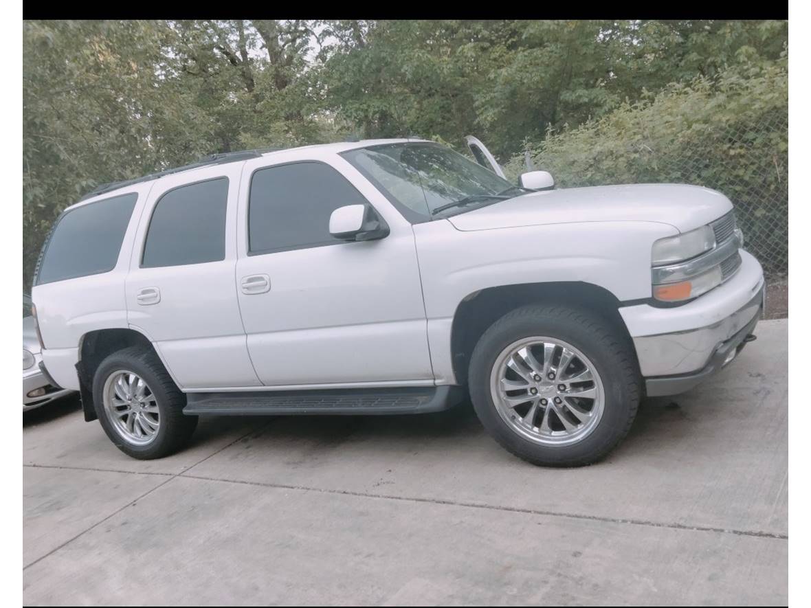 2004 Chevrolet Tahoe for sale by owner in Independence