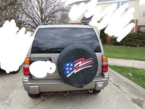 Gold 2003 Chevrolet Tracker