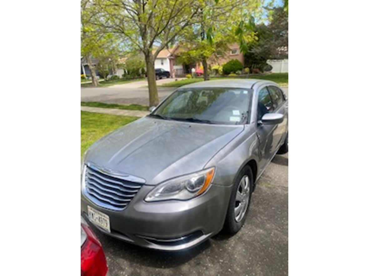 2013 Chrysler 200 for sale by owner in Valley Stream