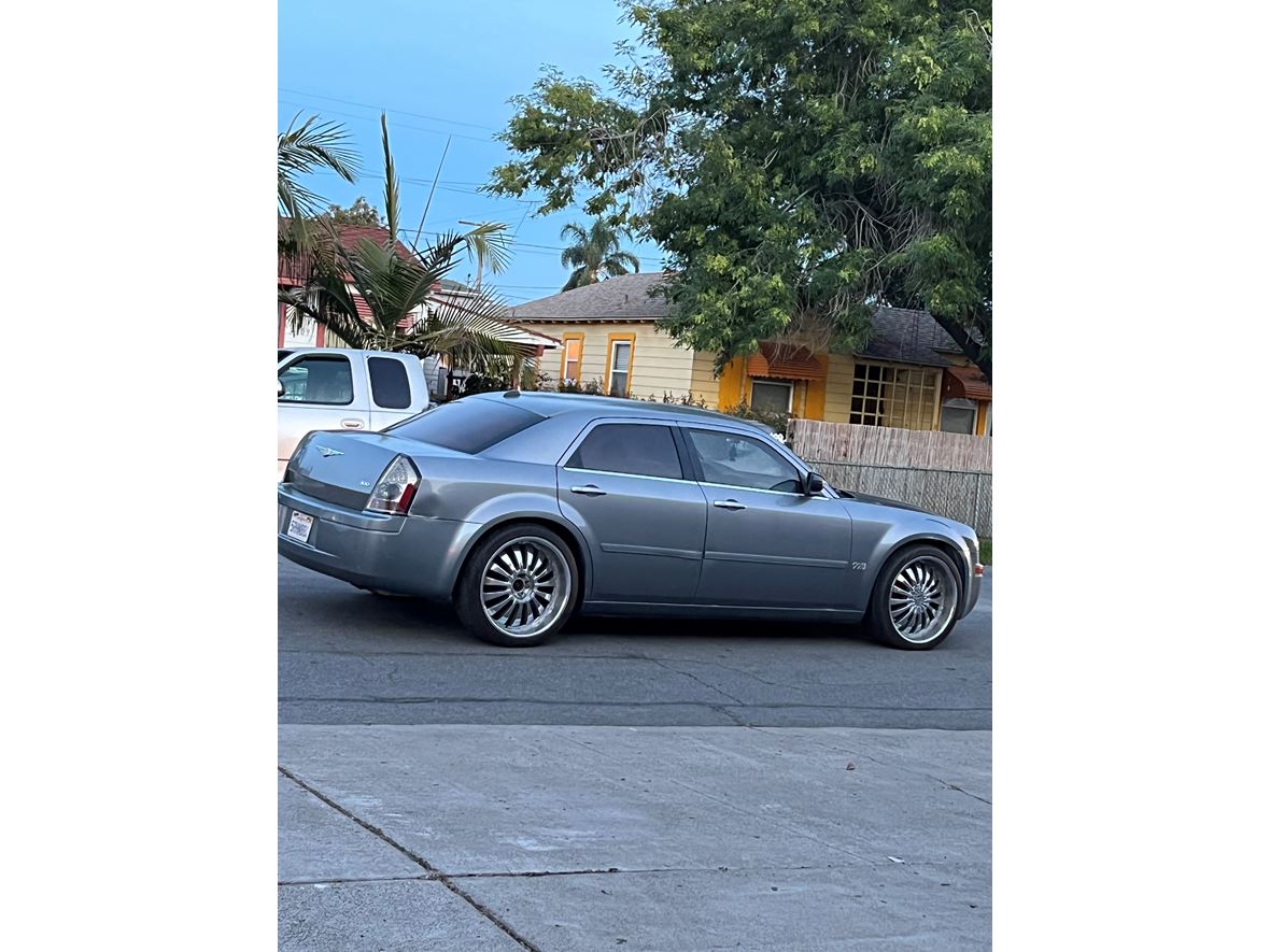 2006 Chrysler 300 for sale by owner in San Diego