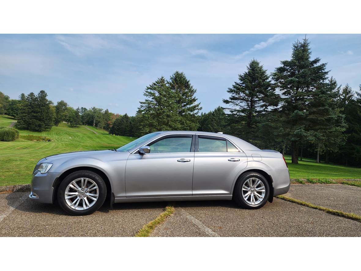 2016 Chrysler 300C for sale by owner in Battle Creek