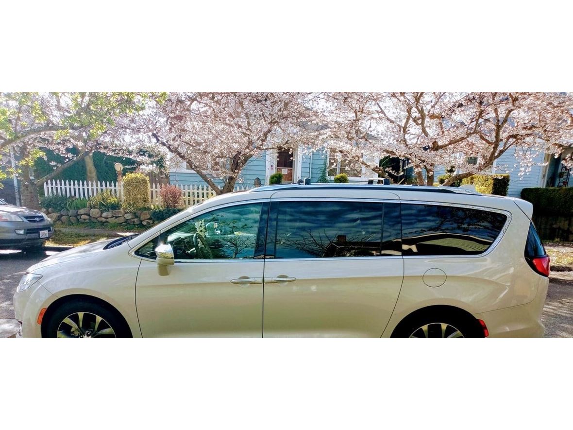 2017 Chrysler Pacifica for Sale by Owner in Seattle, WA 98117