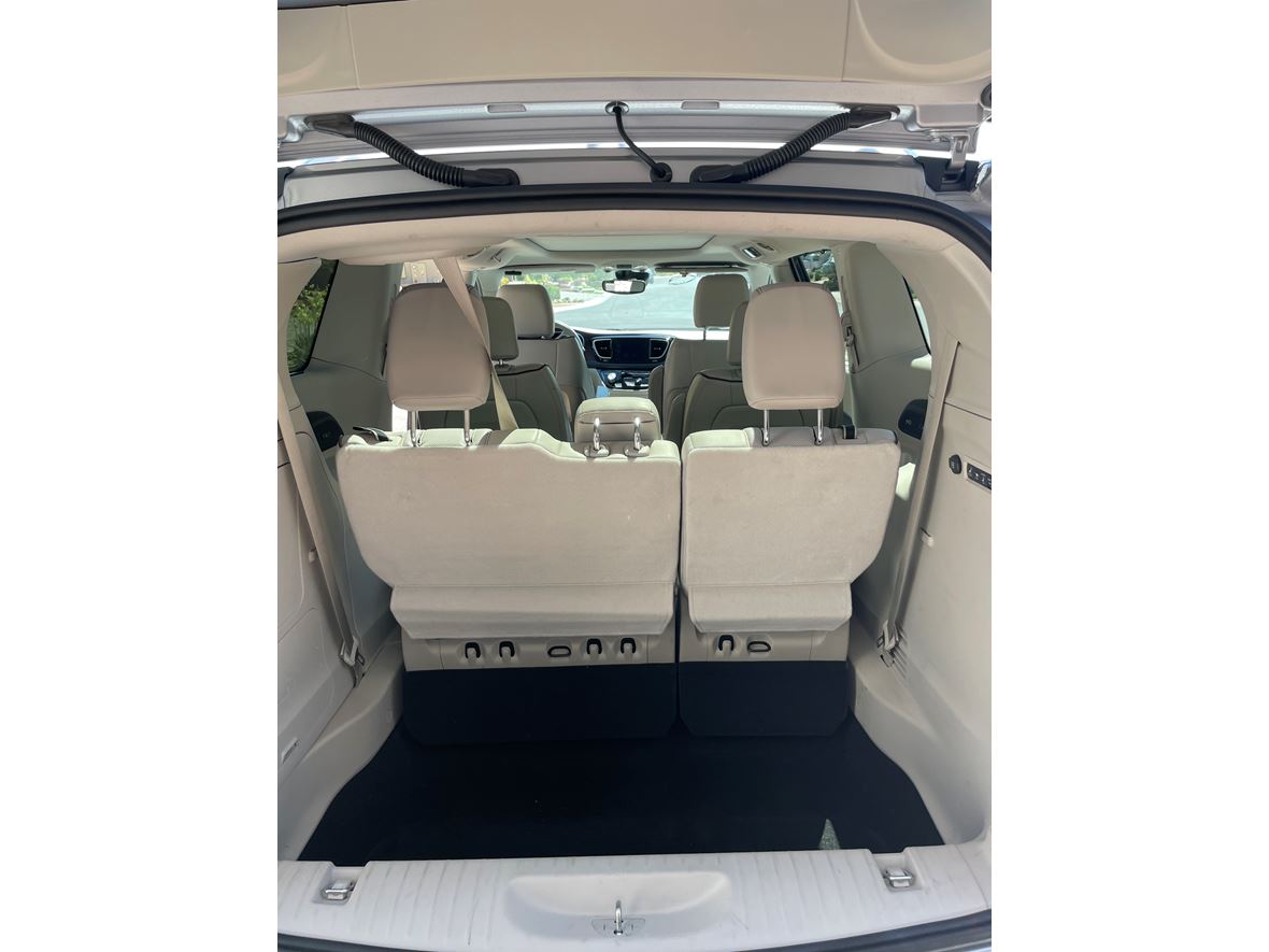 2017 Chrysler Pacifica for Sale by Owner in Las Vegas, NV 89148