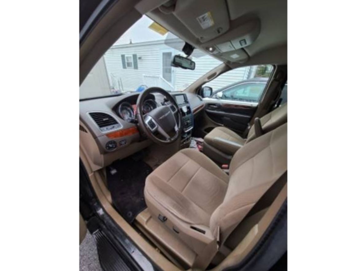 2012 Chrysler Town & Country for sale by owner in Everett