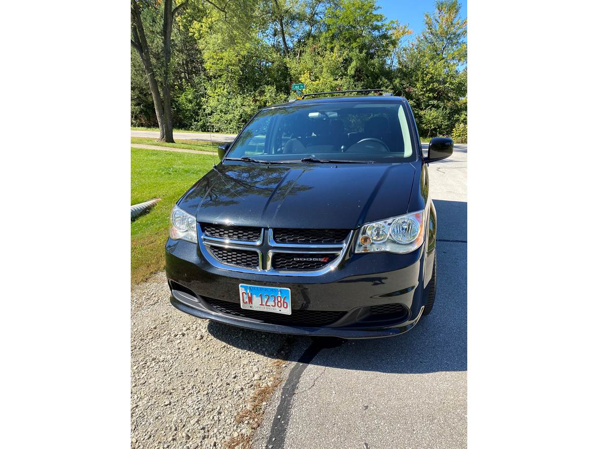 2013 Dodge Grand Caravan for sale by owner in Downers Grove