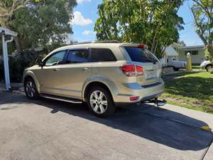 Gold 2011 Dodge Journey