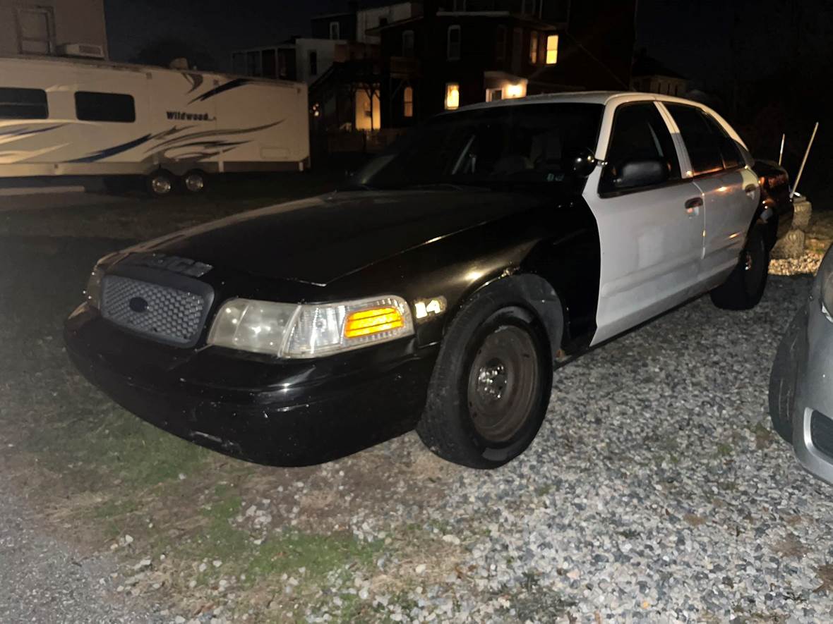 2002 Ford Crown Victoria for sale by owner in York