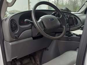 White 2007 Ford E-150