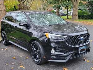 Black 2019 Ford Edge