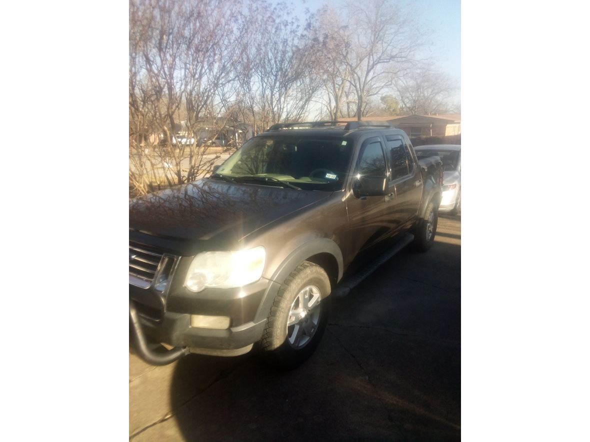 2007 Ford Explorer Sport Trac for sale by owner in Arlington