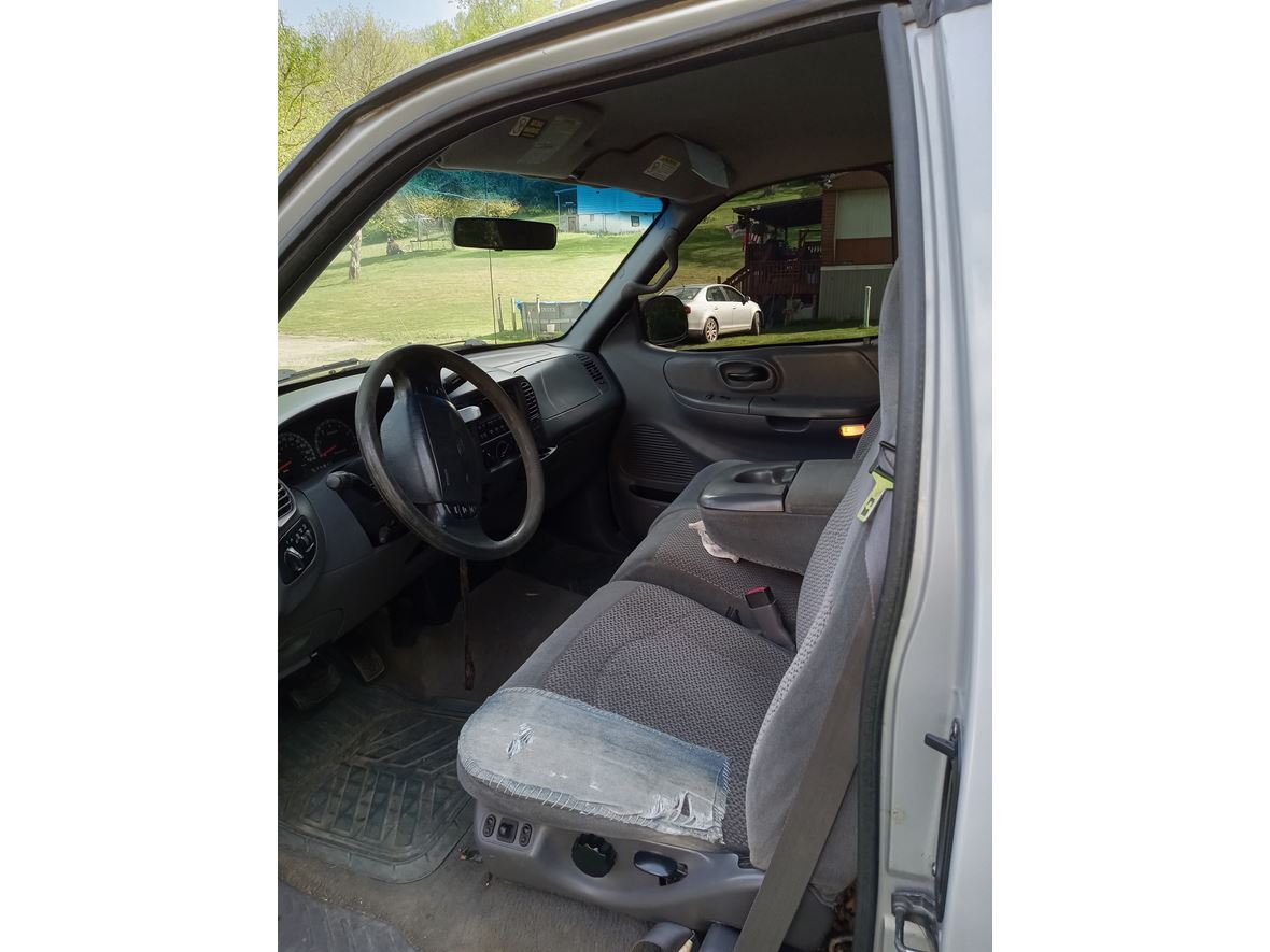 1999 Ford F-150 Heritage for sale by owner in Masontown