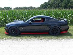 Black 2007 Ford Mustang