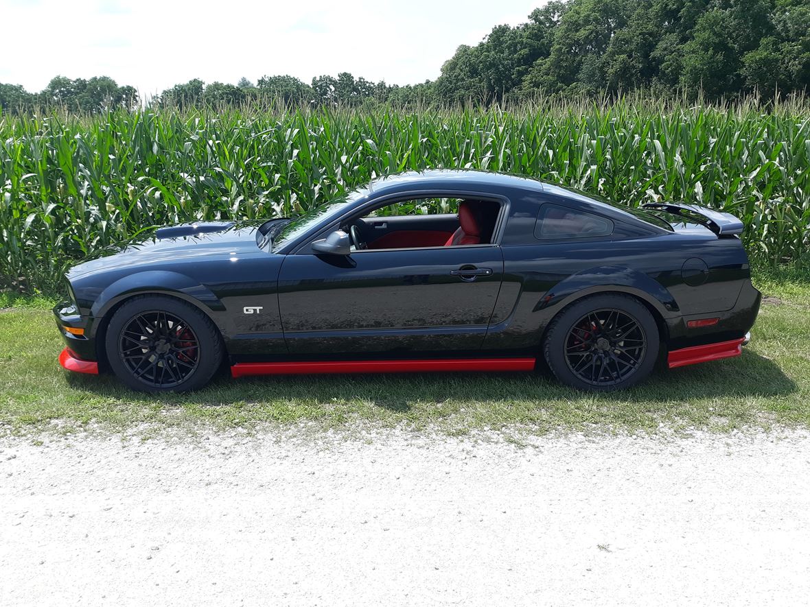 2007 Ford Mustang for sale by owner in Davenport