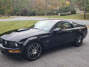 Black 2007 Ford Mustang