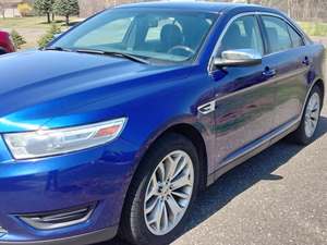 Blue 2013 Ford Taurus
