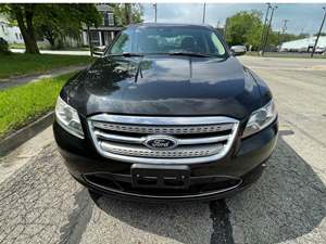 Black 2011 Ford Taurus limited 