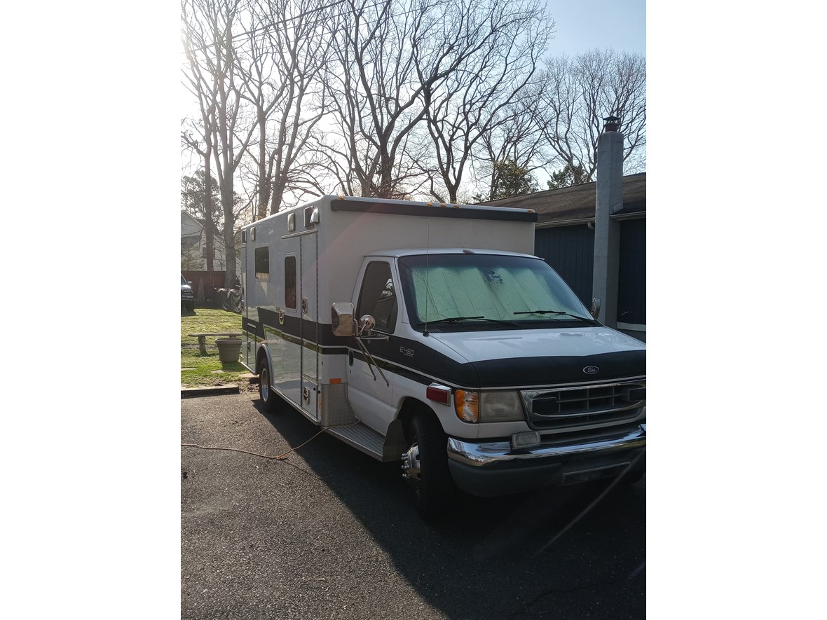 1999 Ford Ambulance for sale by owner in Cream Ridge