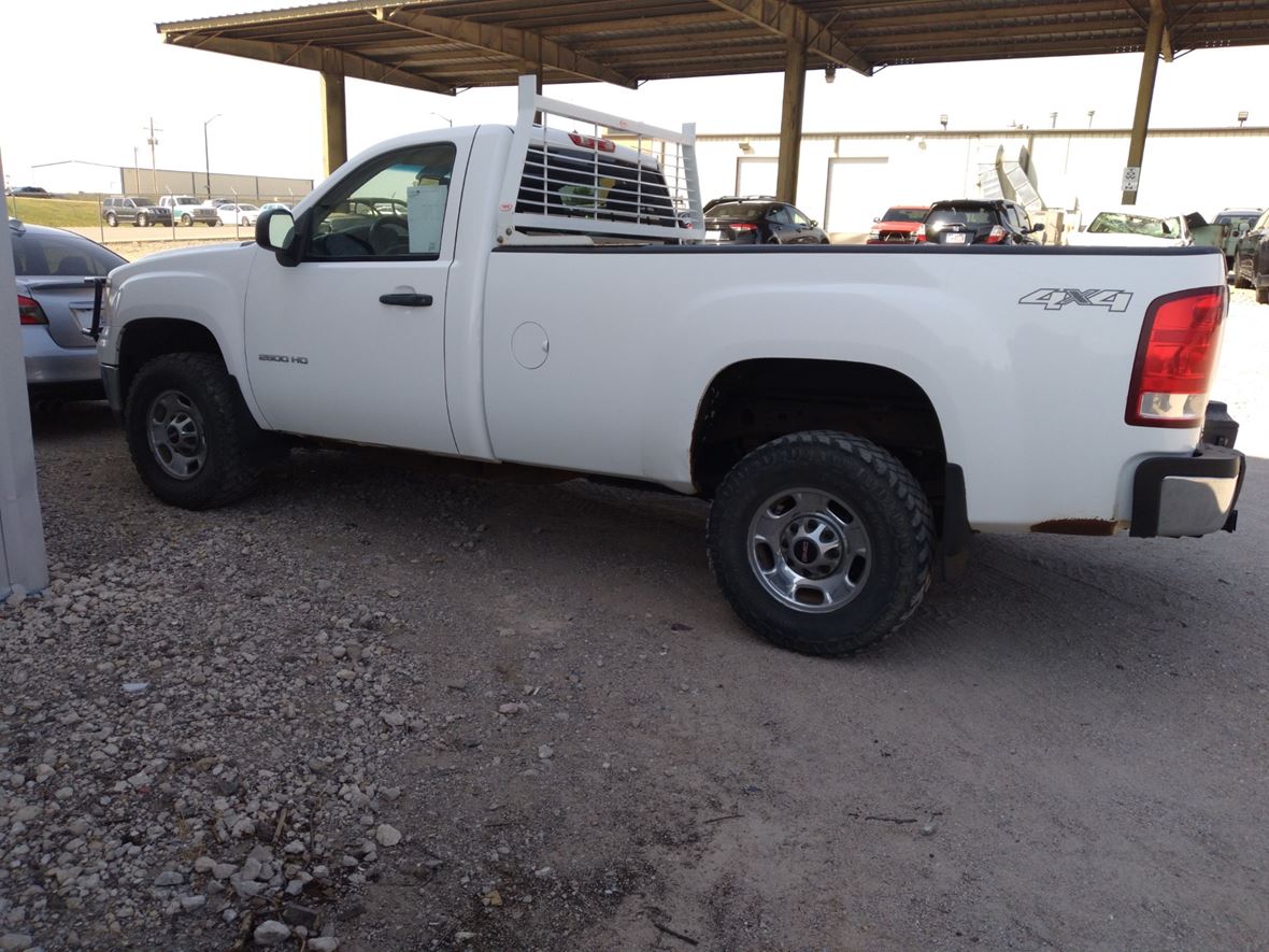 2013 GMC Sierra 2500HD for sale by owner in Wichita