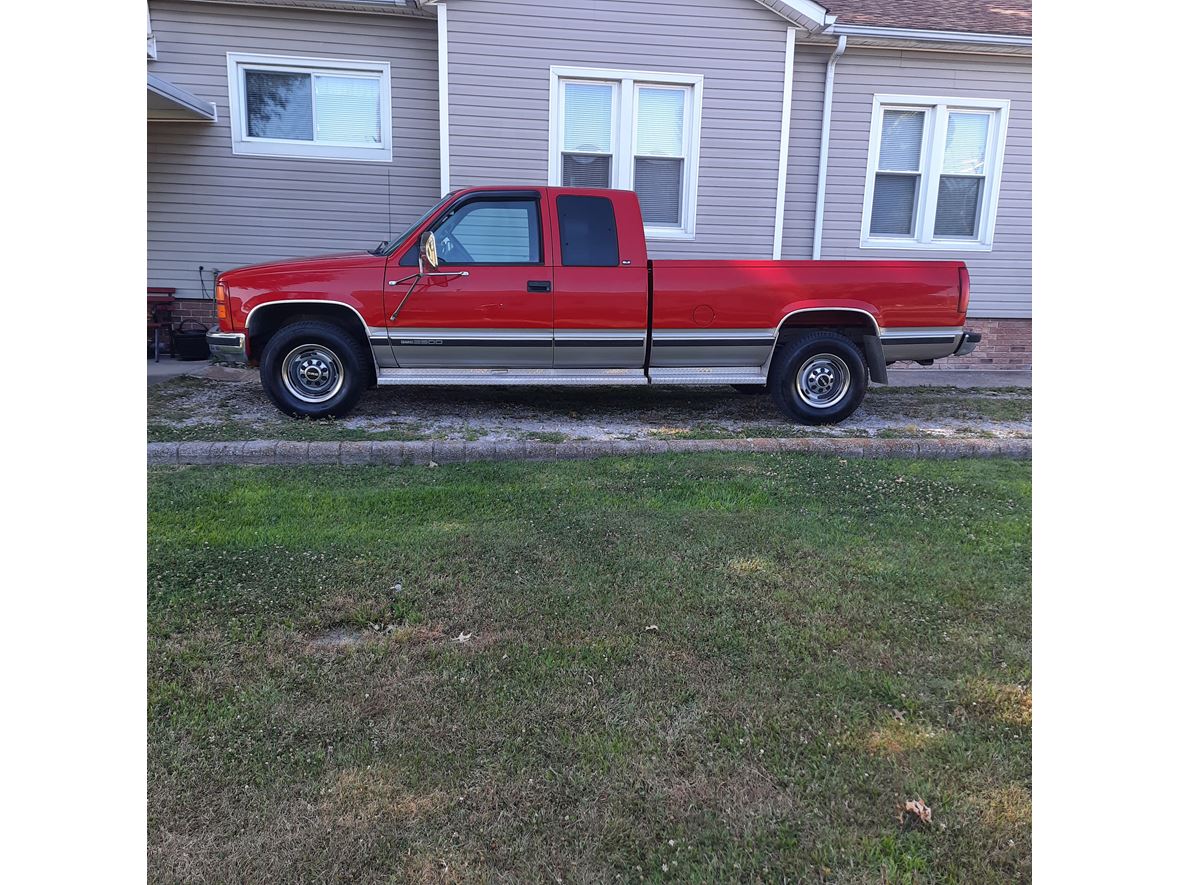 1998 GMC Sierra 2500HD Classic for sale by owner in Sesser