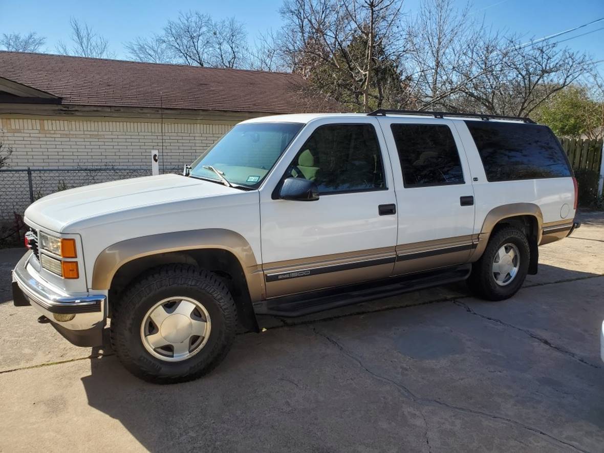 1999 GMC Suburban for sale by owner in Sherman