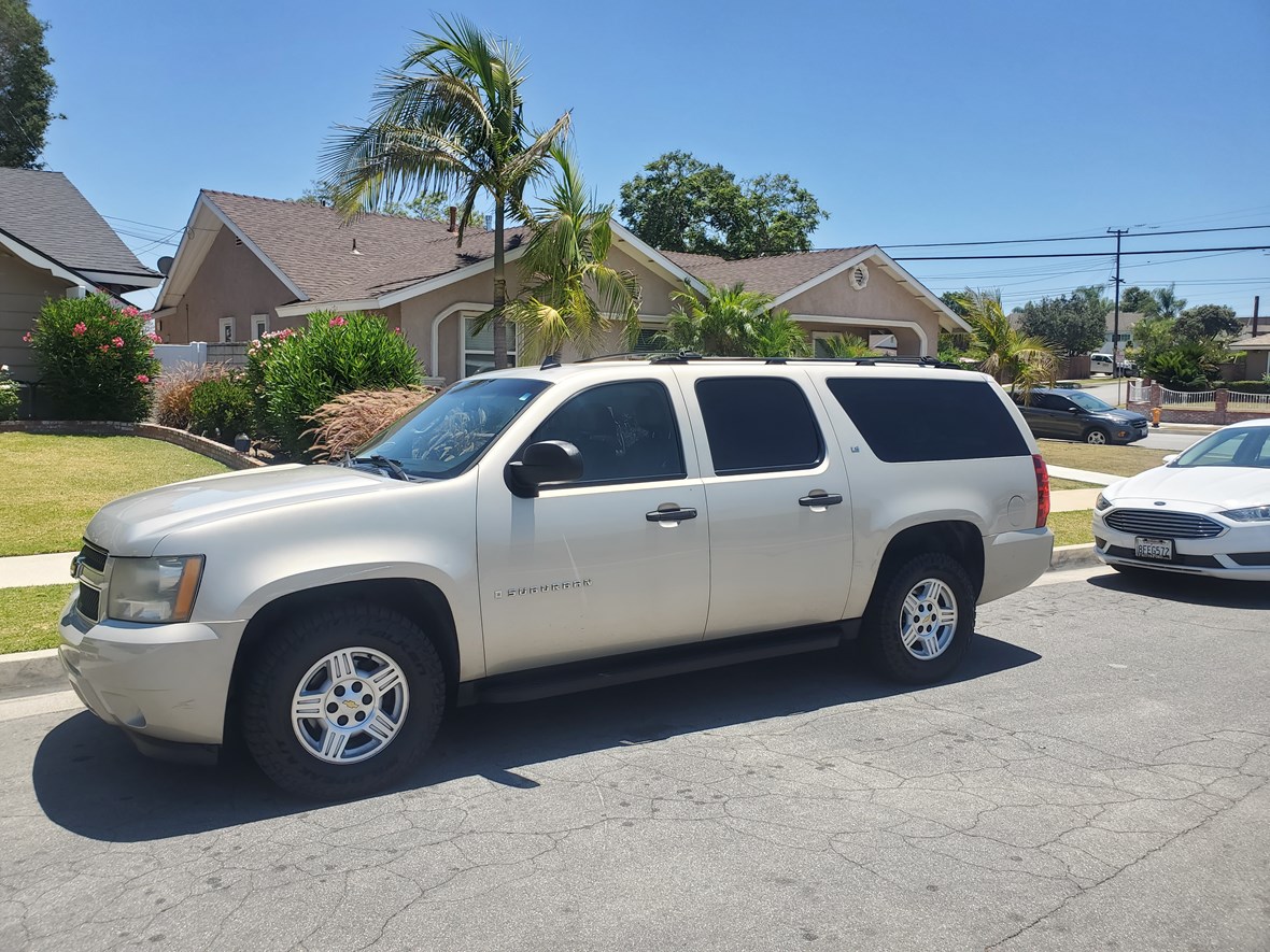 2007 GMC Suburban for sale by owner in Tustin