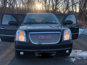 Black 2011 GMC Yukon Denali