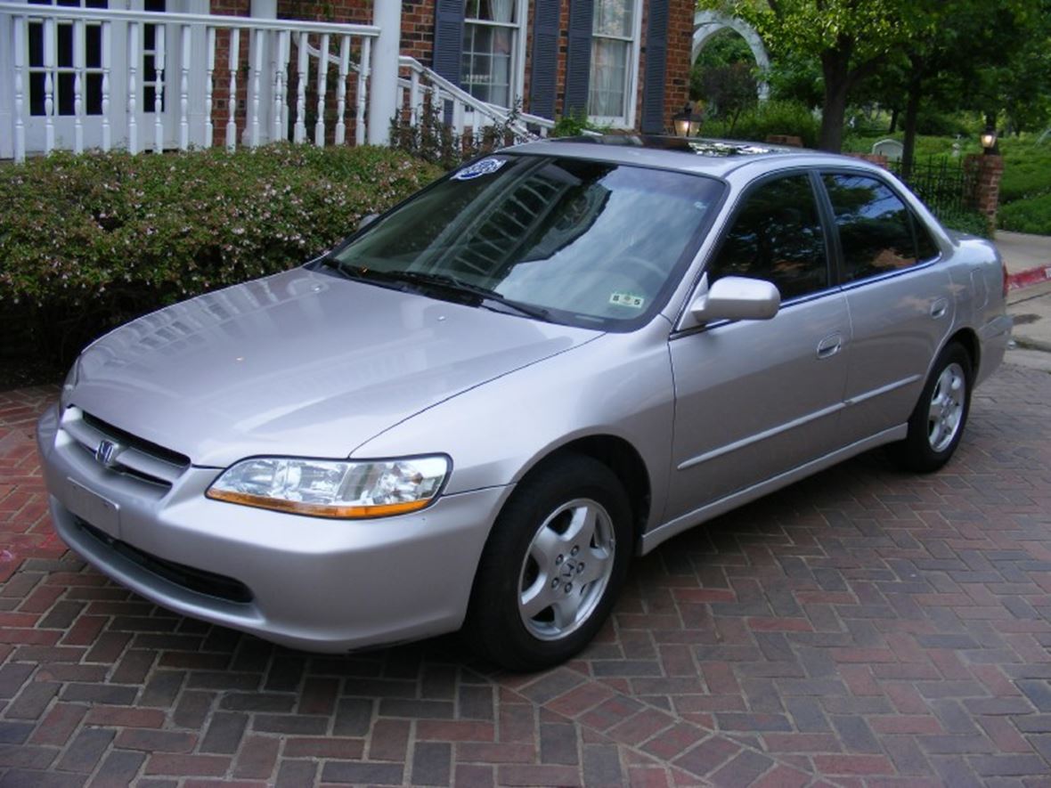 1998 Honda Accord for sale by owner in Miami