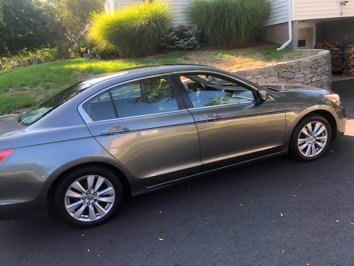 2011 Honda Accord for sale by owner in New Haven