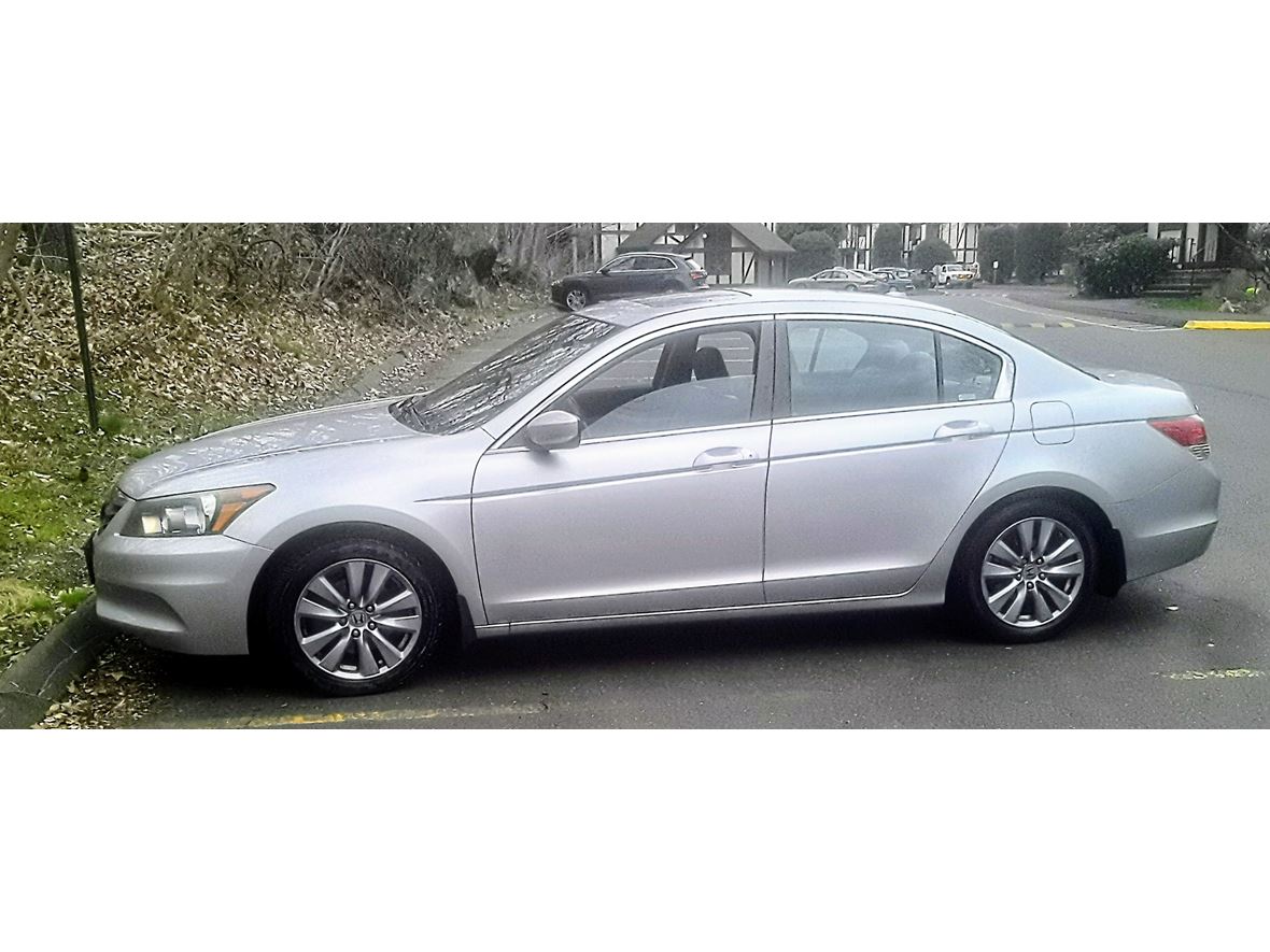 2012 Honda Accord for sale by owner in Milford