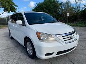 2010 Honda Odyssey with White Exterior