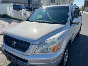 2003 Honda Pilot with Silver Exterior