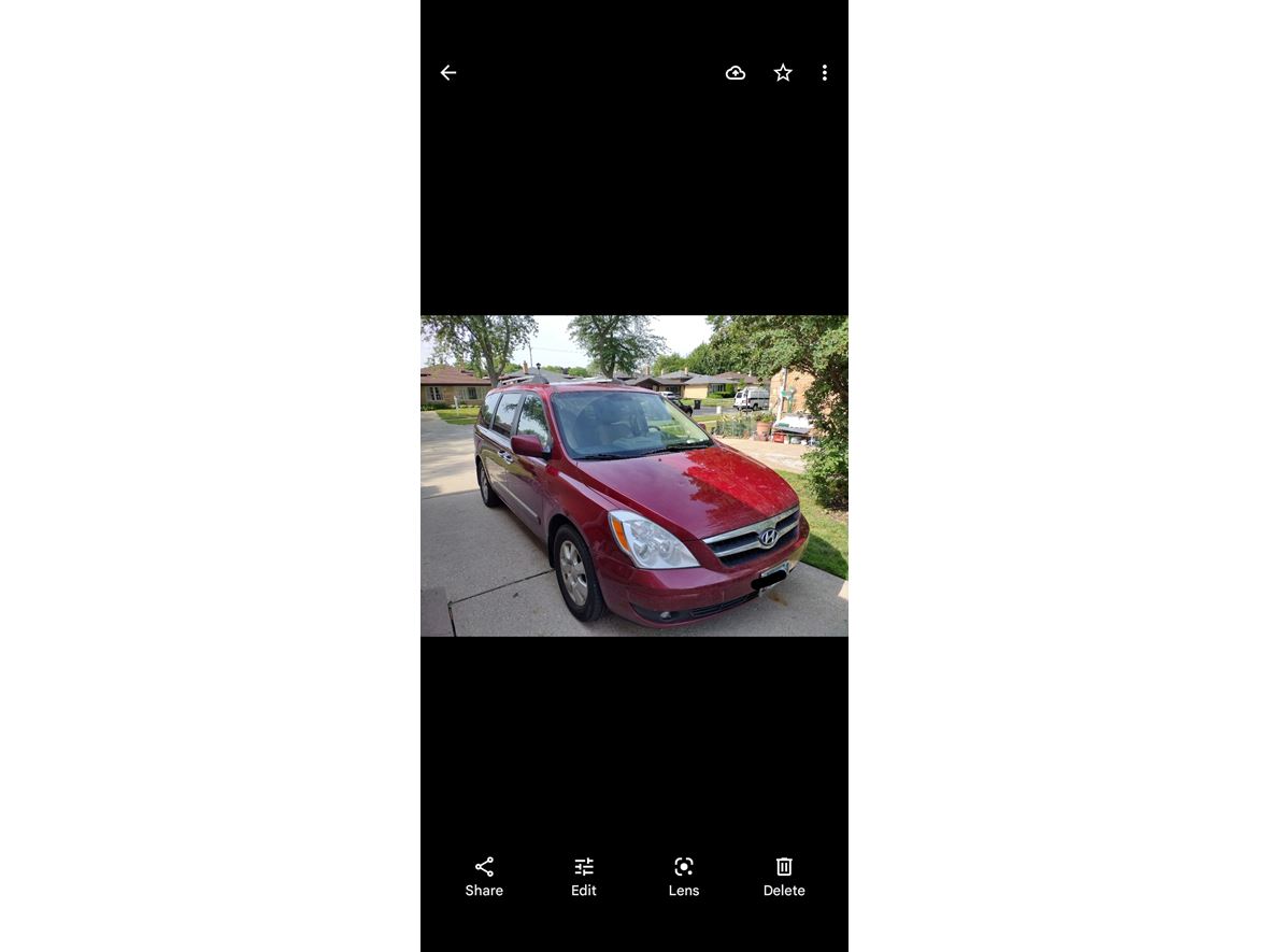 2008 Hyundai Entourage for sale by owner in Skokie