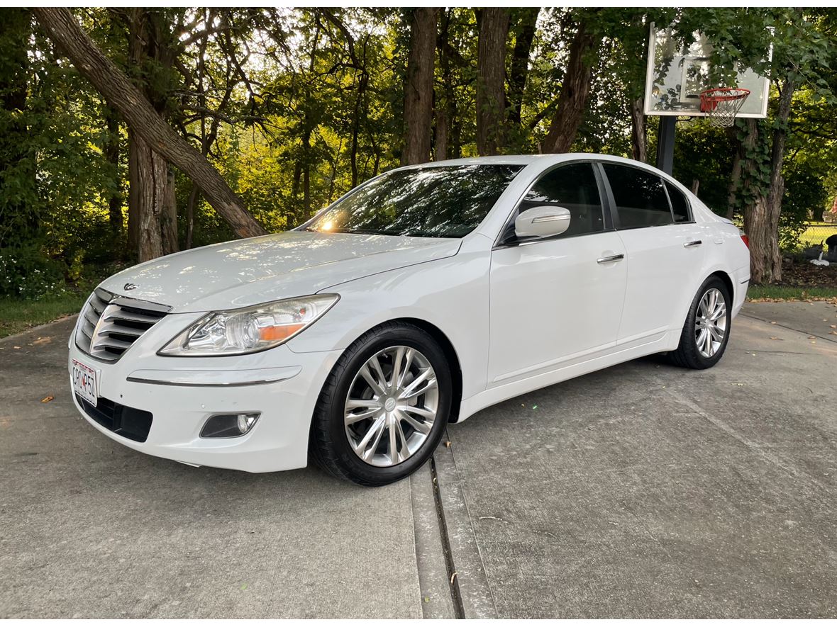 2011 Hyundai Genesis for Sale by Owner in Lees Summit, MO 64086