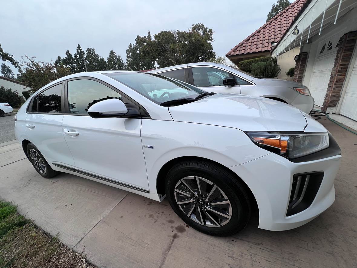 2020 Hyundai Ioniq Electric for sale by owner in Cerritos