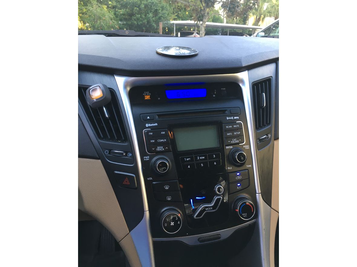 2011 Hyundai Sonata for sale by owner in Winter Haven