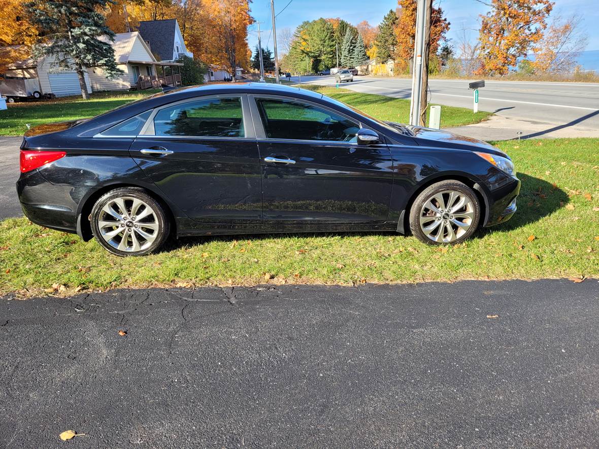 2011 Hyundai Sonata for sale by owner in Traverse City