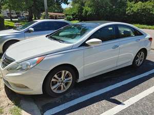 White 2013 Hyundai Sonata